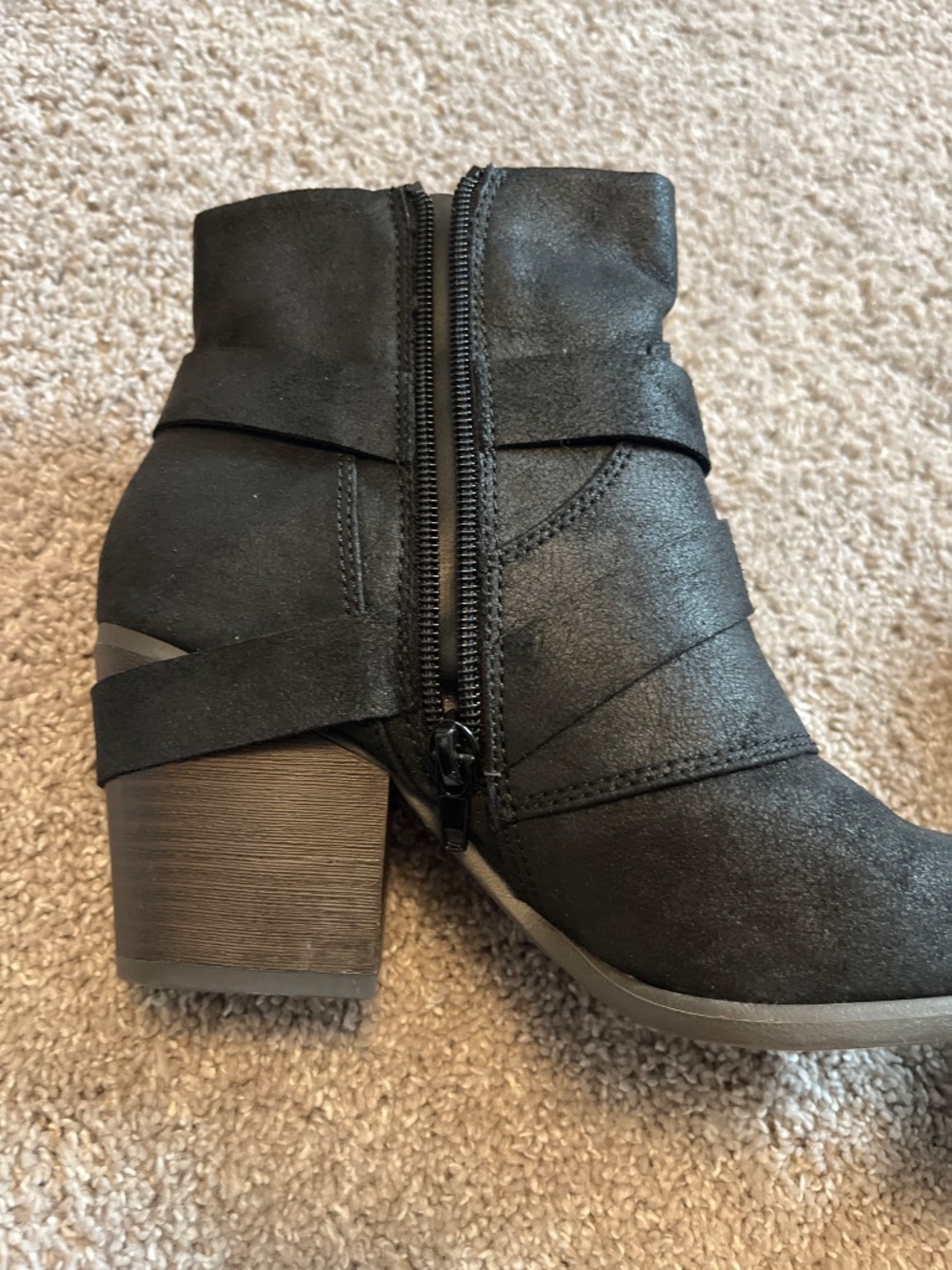 Heeled booties - Picture 3 of 3